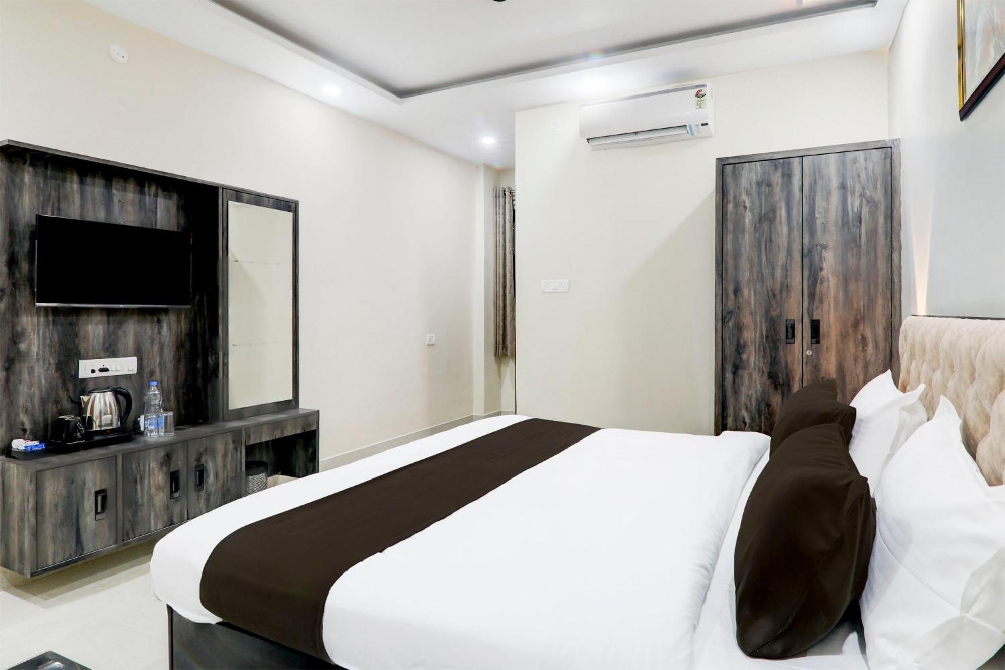 Super Townhouse Gls International Hotel Lucknow Exterior foto