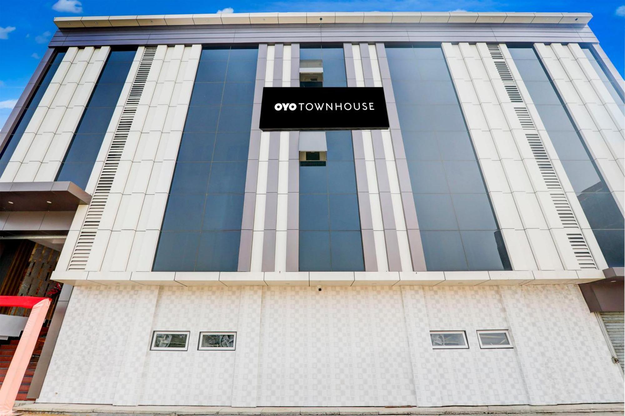 Super Townhouse Gls International Hotel Lucknow Exterior foto