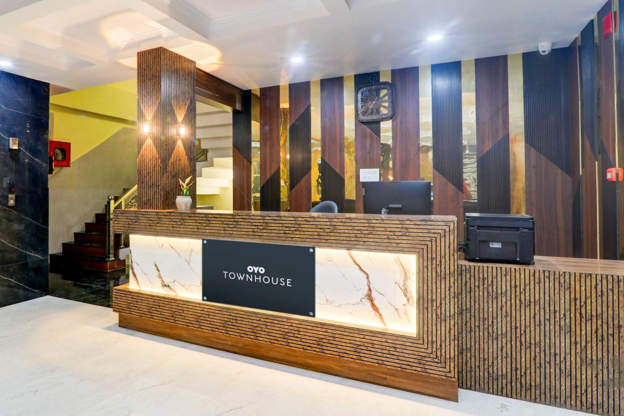 Super Townhouse Gls International Hotel Lucknow Exterior foto