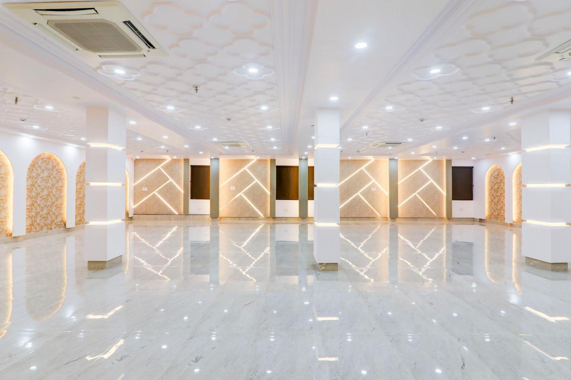 Super Townhouse Gls International Hotel Lucknow Exterior foto