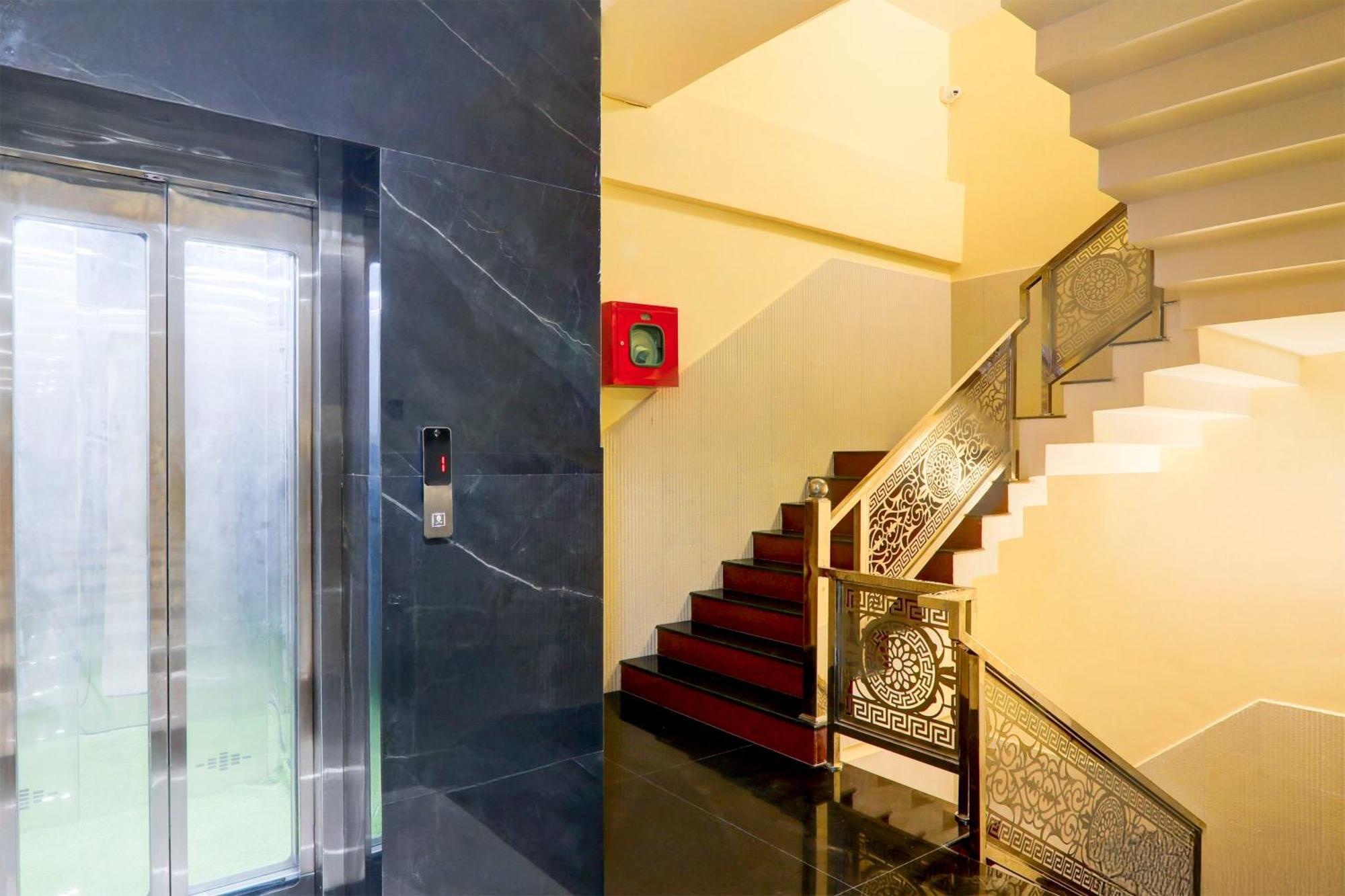 Super Townhouse Gls International Hotel Lucknow Exterior foto